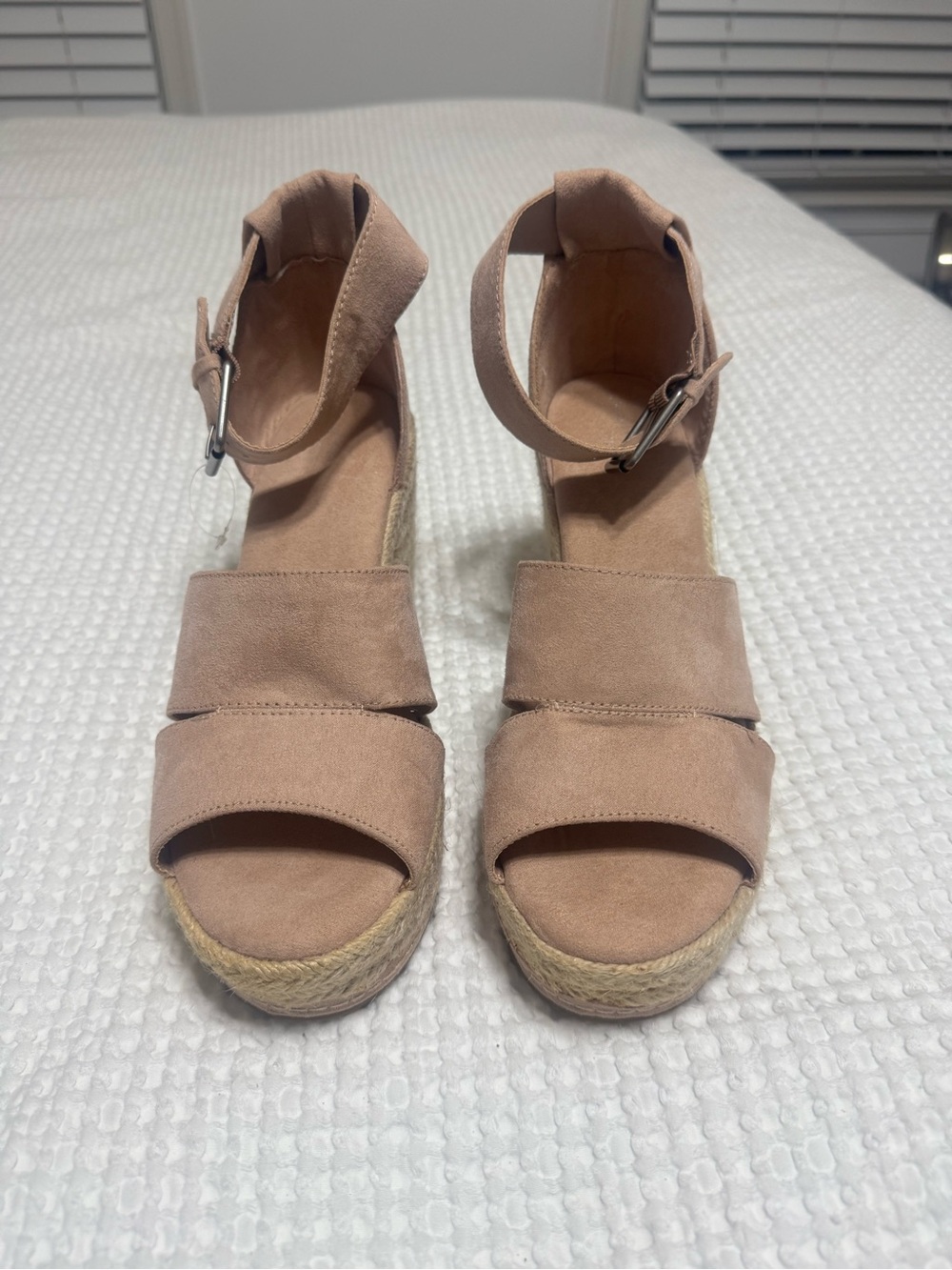 Universal Threads Espadrille Wedge Sandals